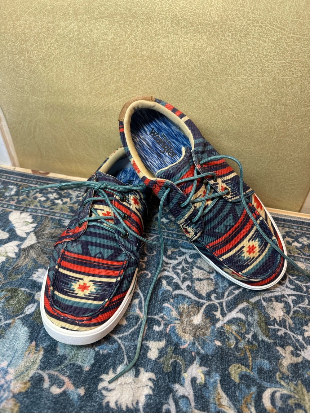Wrangler Retro Women's Patterned Canvas Loafers in Navy, Red, Cream